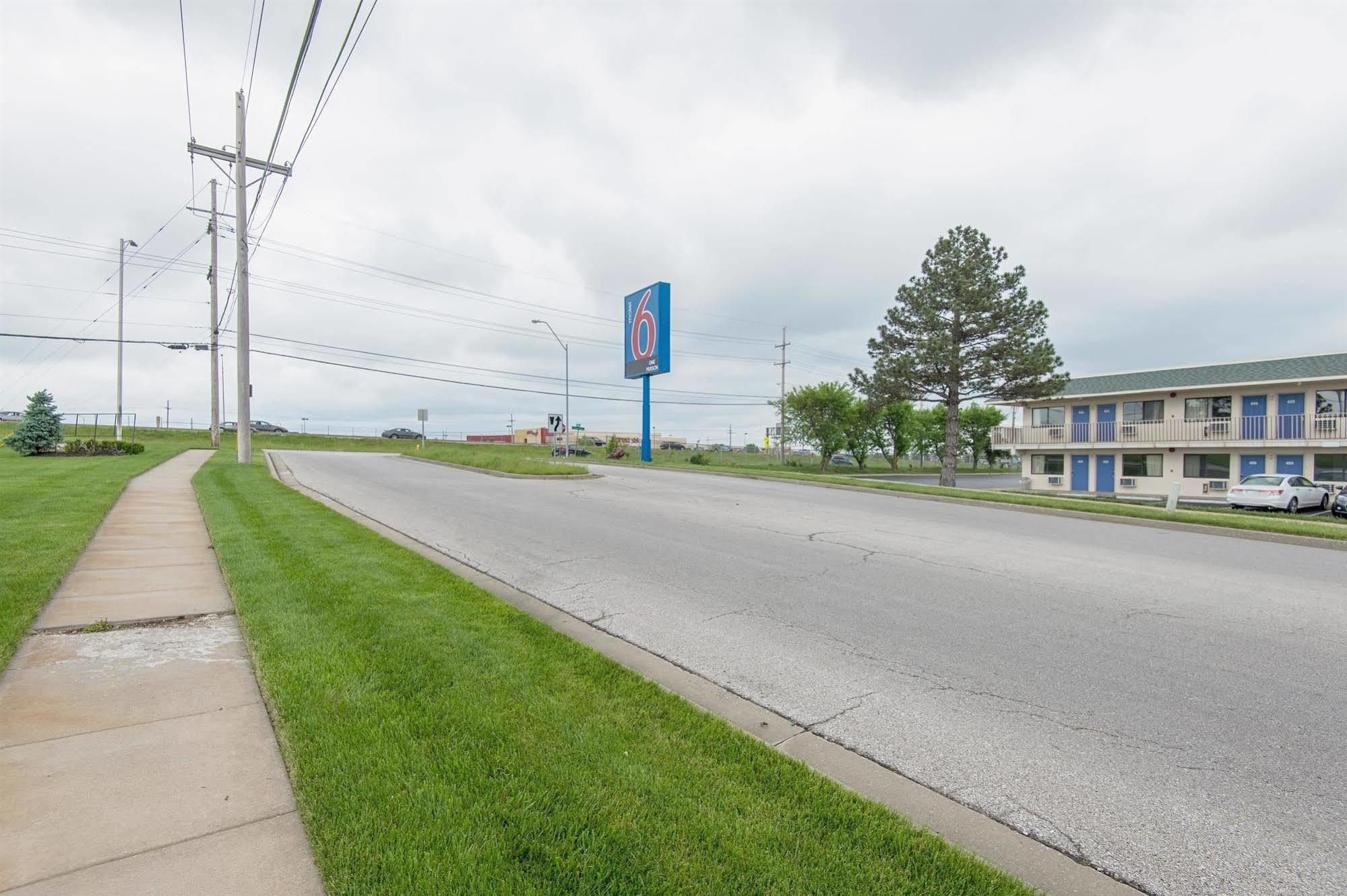 Motel 6 Kansas City, Mo - Airport Dış mekan fotoğraf