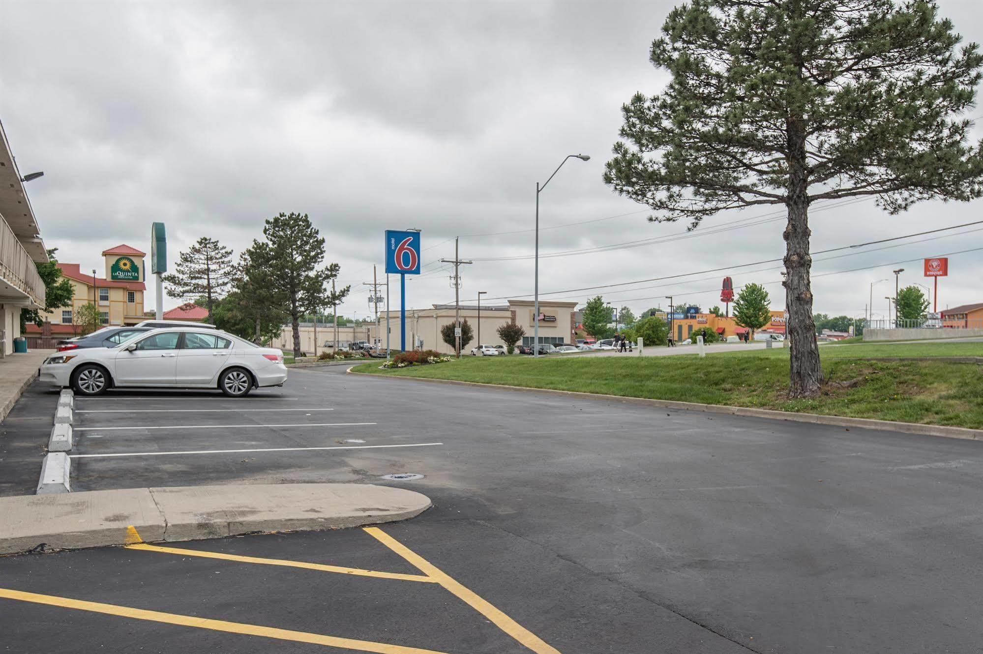 Motel 6 Kansas City, Mo - Airport Dış mekan fotoğraf