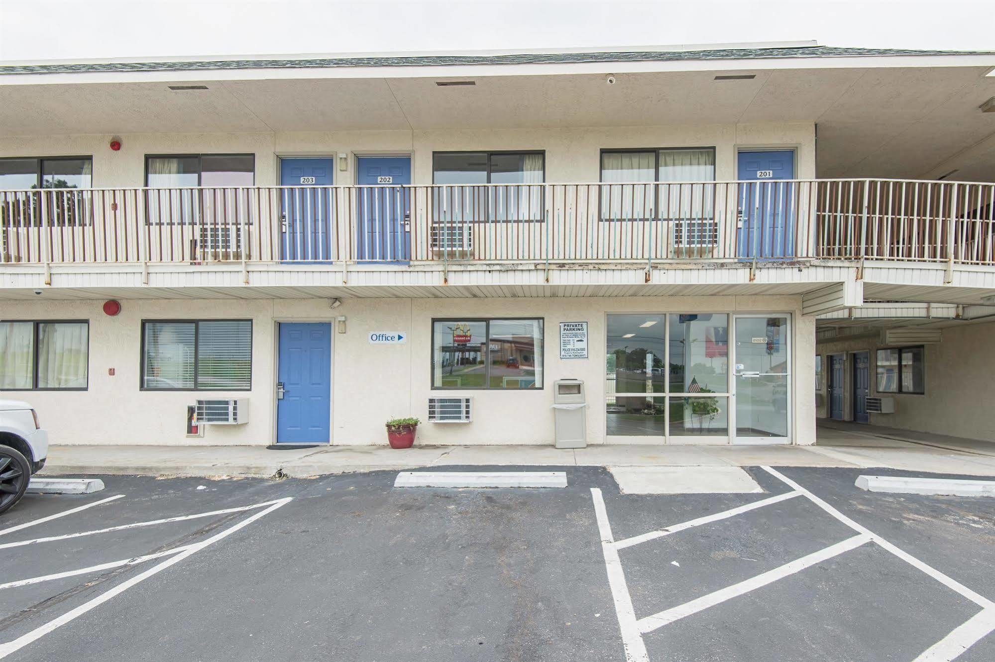 Motel 6 Kansas City, Mo - Airport Dış mekan fotoğraf