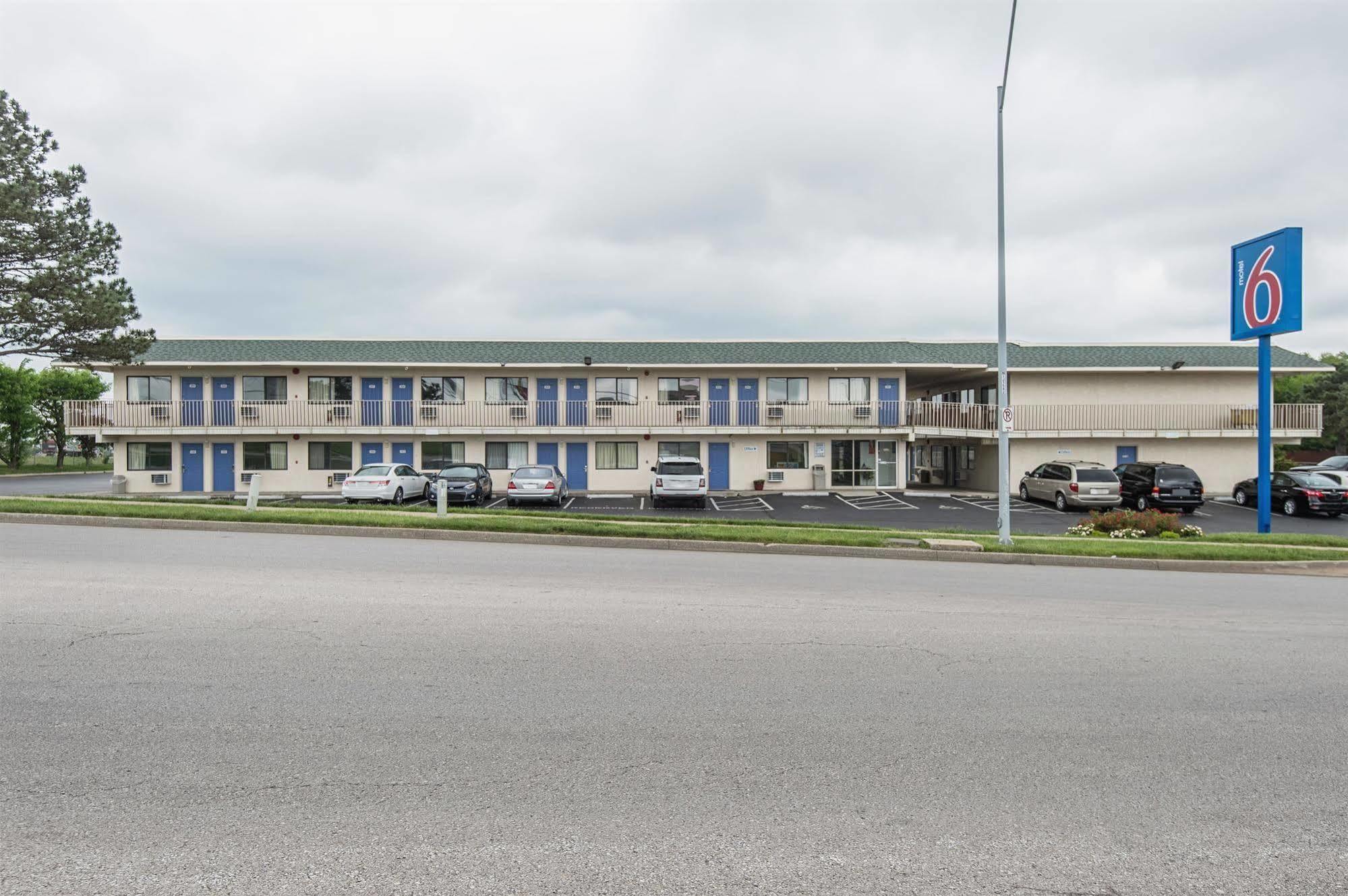 Motel 6 Kansas City, Mo - Airport Dış mekan fotoğraf