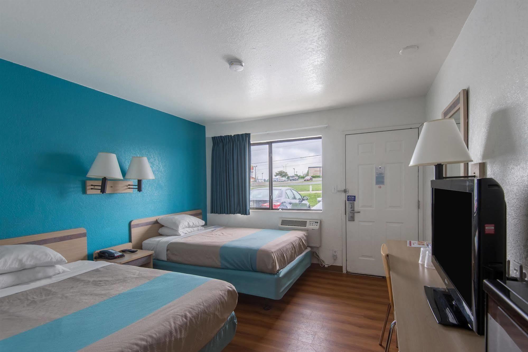Motel 6 Kansas City, Mo - Airport Dış mekan fotoğraf