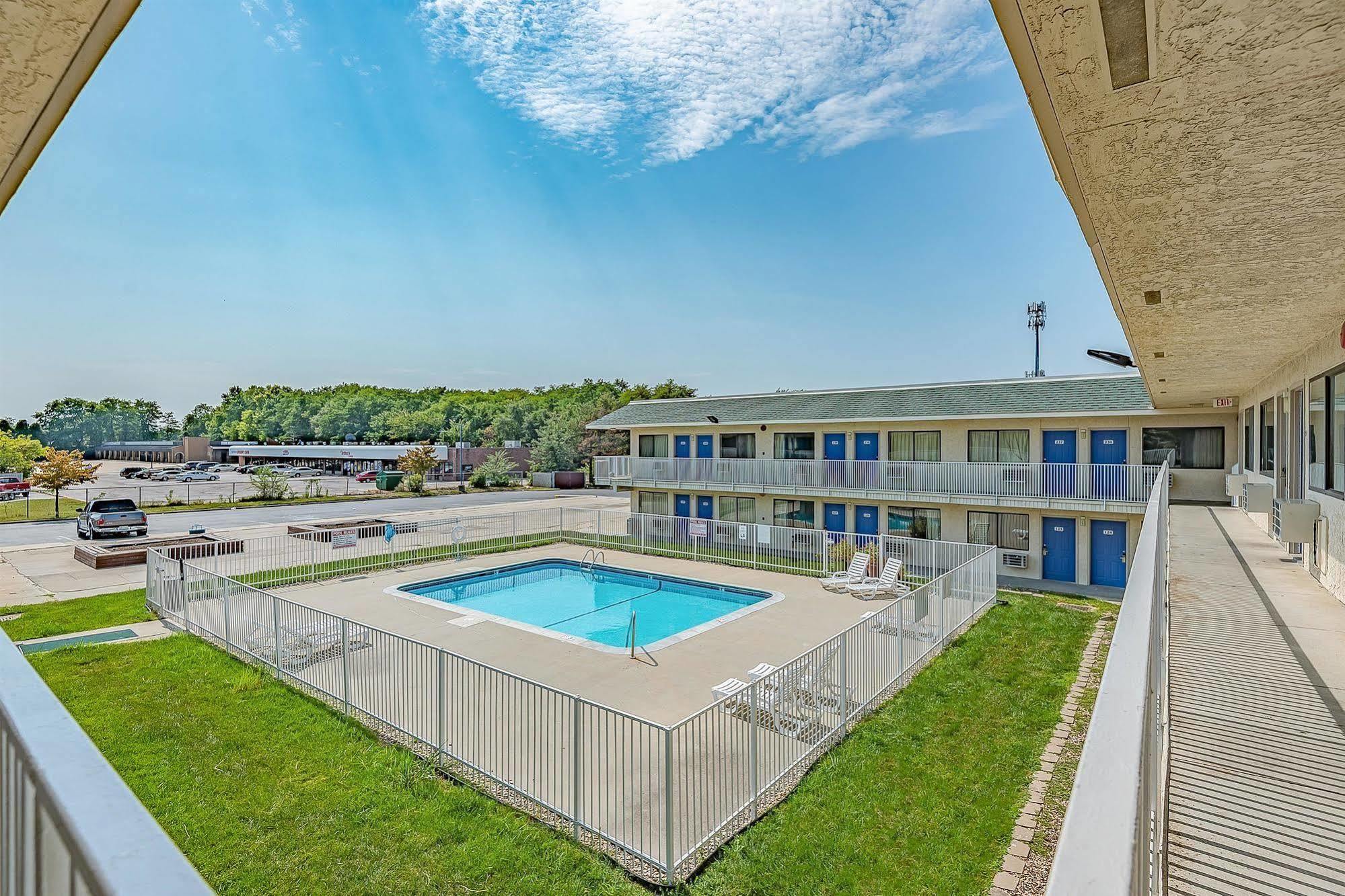 Motel 6 Kansas City, Mo - Airport Dış mekan fotoğraf