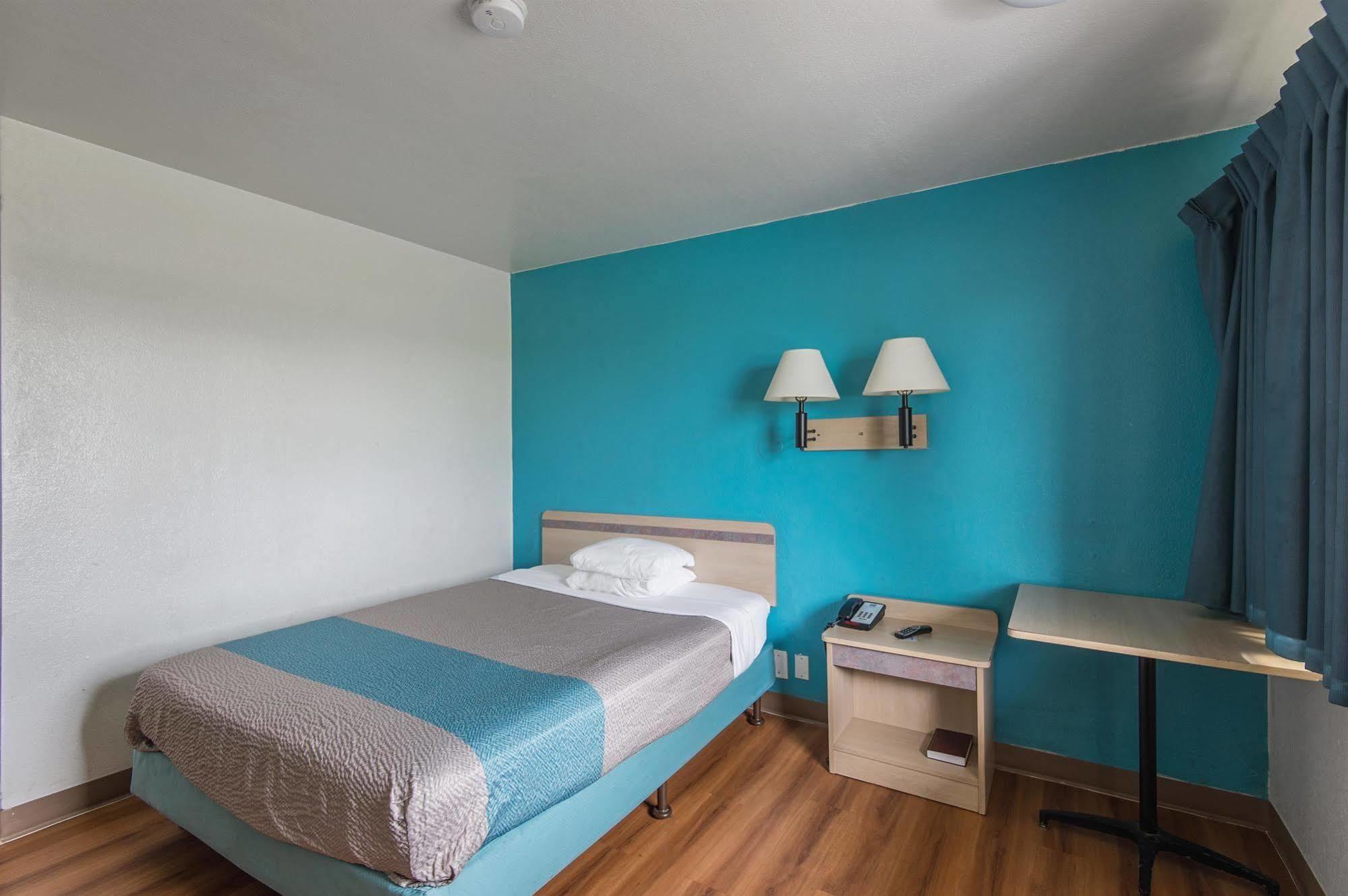 Motel 6 Kansas City, Mo - Airport Dış mekan fotoğraf