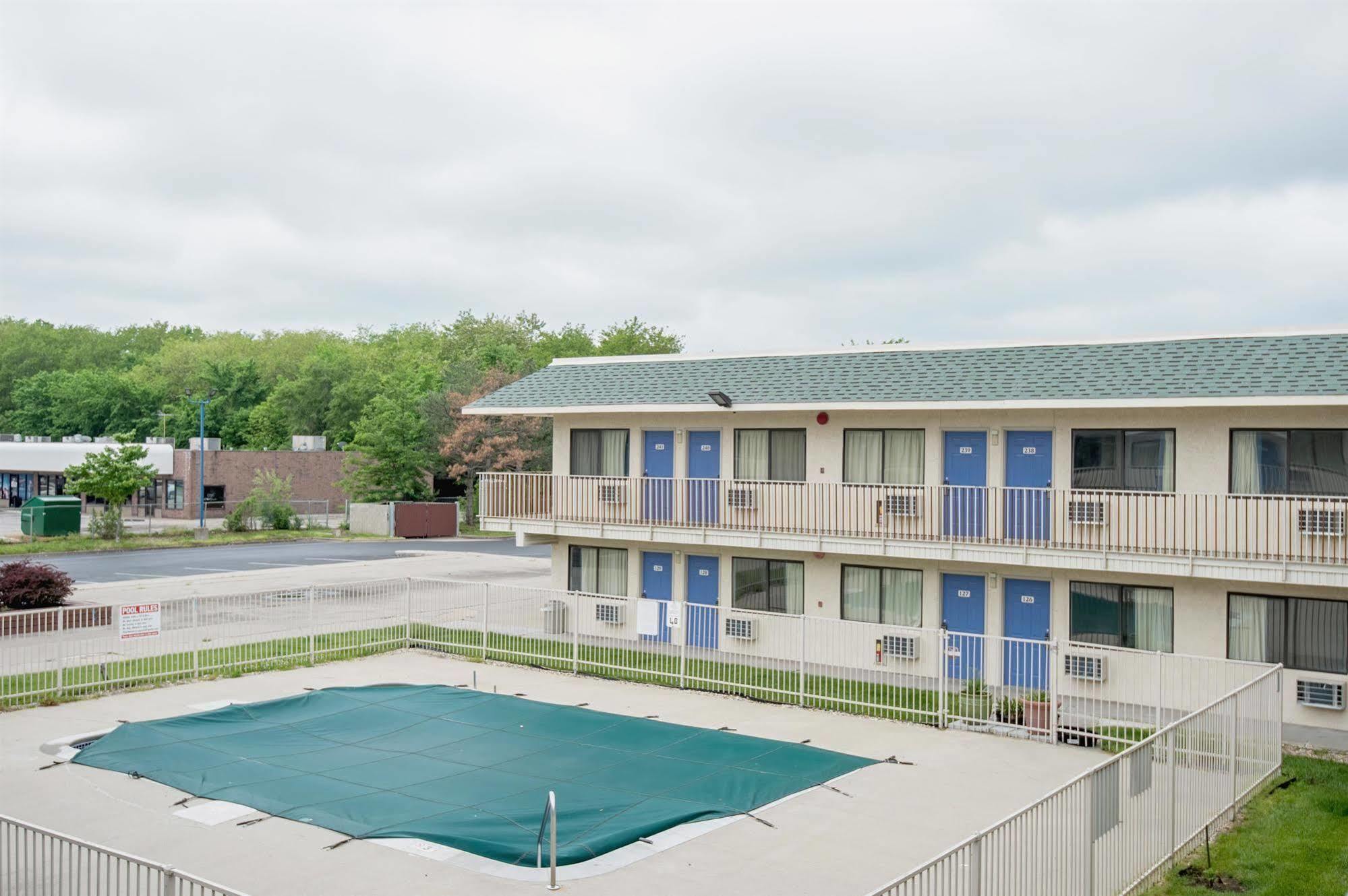 Motel 6 Kansas City, Mo - Airport Dış mekan fotoğraf