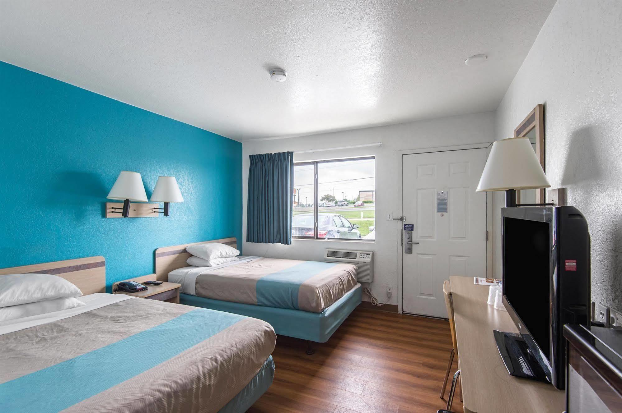Motel 6 Kansas City, Mo - Airport Dış mekan fotoğraf